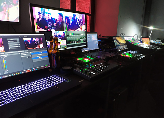 STREAMING STREAMING